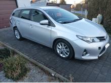 ox_toyota-auris-kombi-14d-2013-r-krajowa-uszkodzona