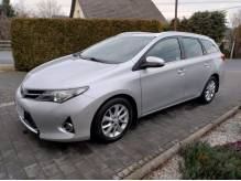 ox_toyota-auris-kombi-14-d4d-90km-2013-r-krajowa-kamera-cofania