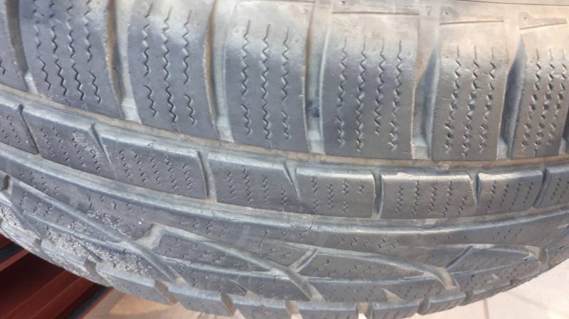 ox_sprzedam-4-uzywane-opony-zimowe-hankook-o-rozmiarze-22570r16