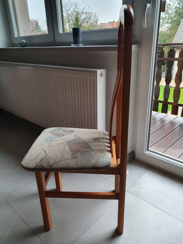 ox_sprzedam-krzesla-drewniane-tapicerowane-8szt-2szt-stol-rozkladany