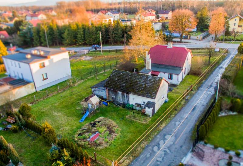 ox_dom-oraz-budynki-gospodarcze-na-duzej-dzialce-bakow-latwa-komunikacja