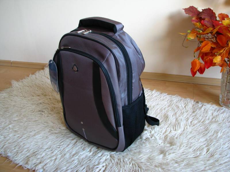 ox_porzadny-plecak-semi-line-z-komora-na-laptopa-156