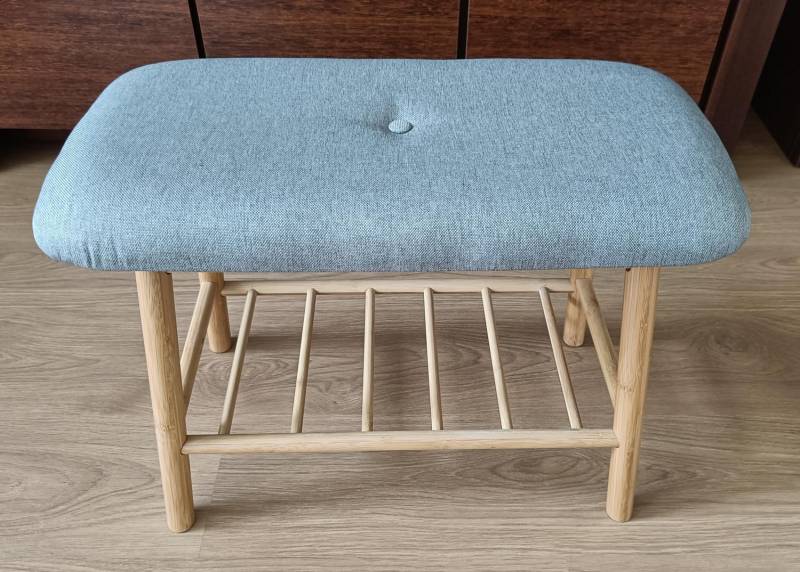 ox_drewniany-tapicerowany-stolek-do-przedpokoju