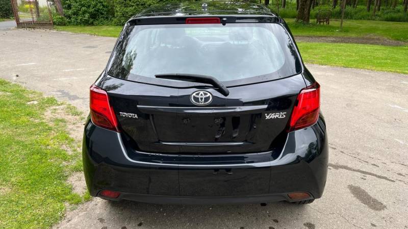 ox_toyota-yaris-iii-2015-10-132tkm-stan-bdb