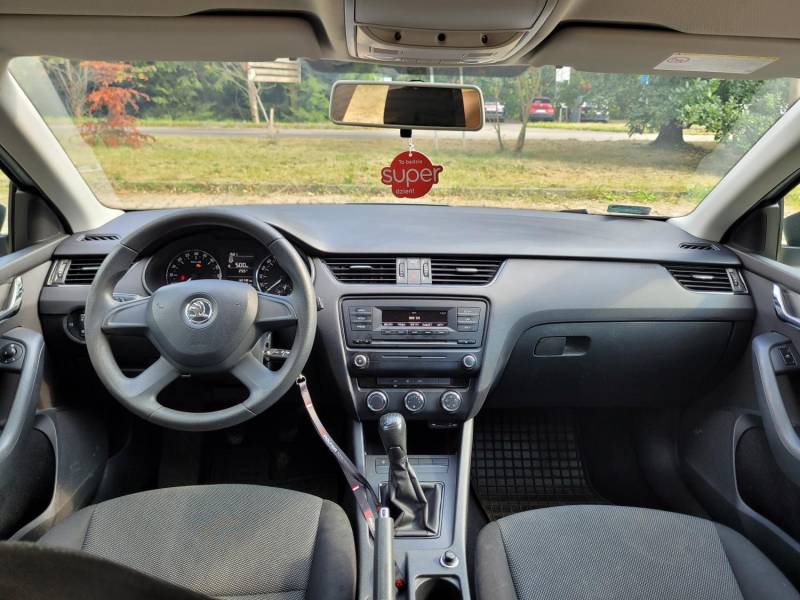 ox_skoda-octavia-2014r-16tdi-bezwypadkowa