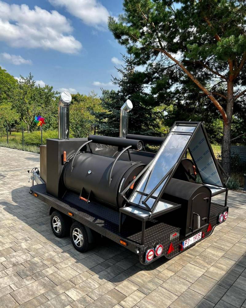 ox_grill-smoker-mobilny-na-przyczepie