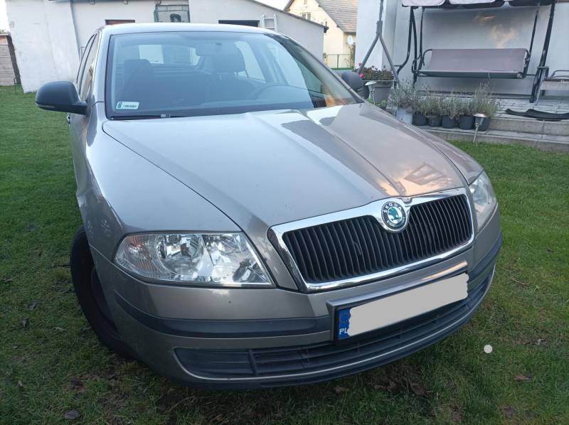 ox_skoda-octavia-16-benzyna-2011-r-krajowa-uszkodzona