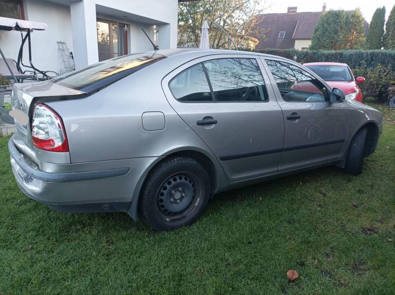 ox_skoda-octavia-16-benzyna-2011-r-krajowa-uszkodzona