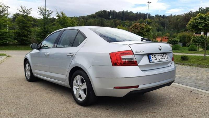 ox_skoda-octavia-salonowa-bezwypadkowa-serwisowana-w-aso-faktura-vat-23