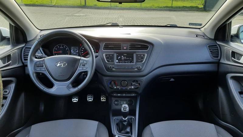 ox_hyundai-i20-active-premium-salonowy-14-100km-43200km-bezwypadkowy