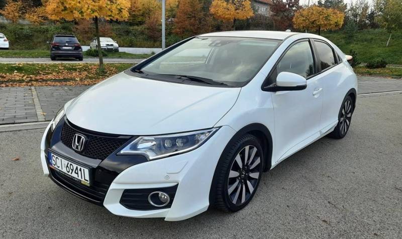 ox_honda-civic-salonowa-18-lifestyle-adasconnect-78900km-biala-perla