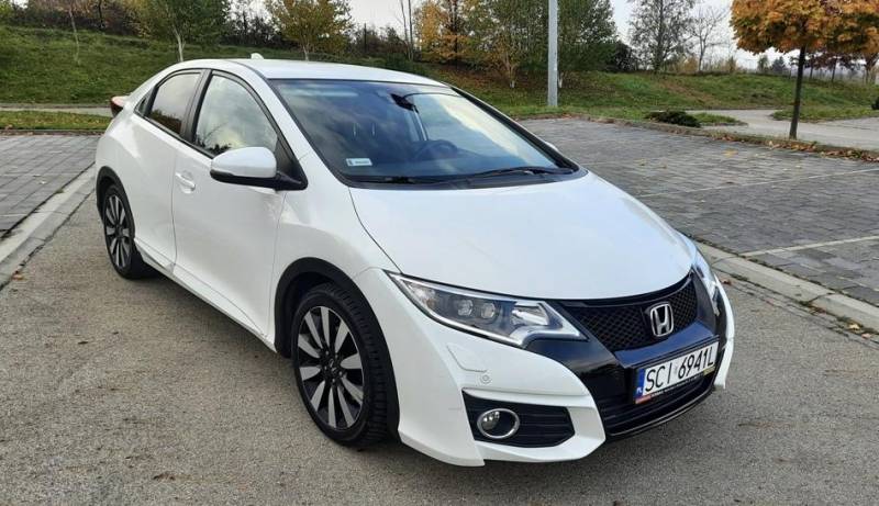 ox_honda-civic-salonowa-18-lifestyle-adasconnect-78900km-biala-perla