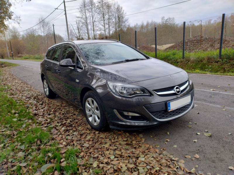 ox_opel-astra-opel-astra-j-lift-2014r-sports-tourer-16-115km-benzyna