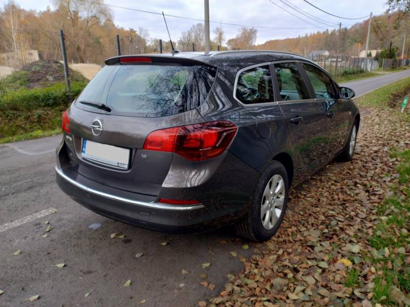 ox_opel-astra-opel-astra-j-lift-2014r-sports-tourer-16-115km-benzyna