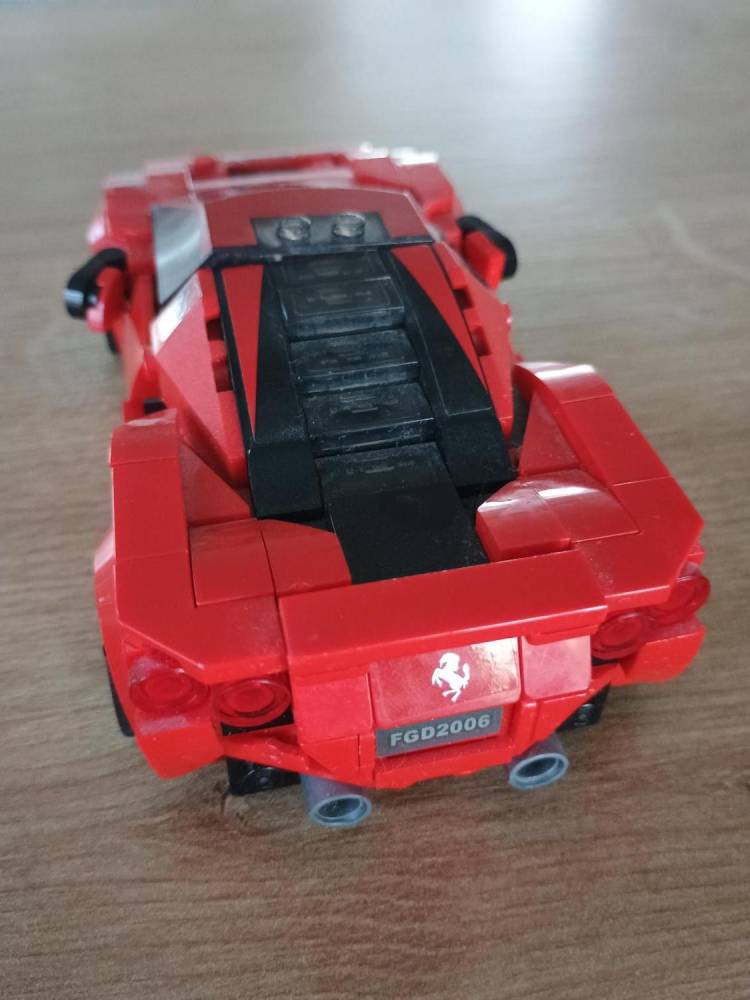 ox_klocki-lego-ferrari