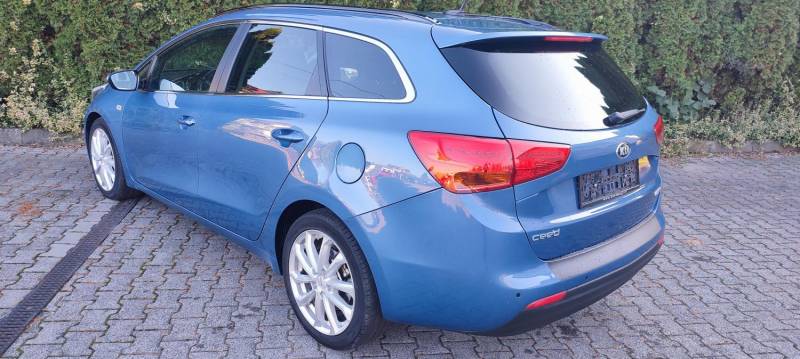 ox_kia-ceed-2014-platinium-navi-xenon-skora