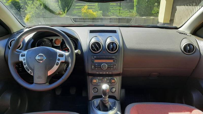 ox_nissan-qashqai-salonowy-4x4-150km-panoramicznydach-xenony-klimatronic