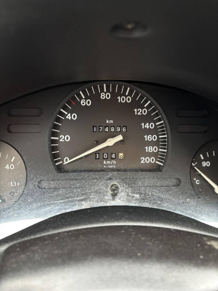 ox_opel-corsa-2000-r-w-pelni-sprawny