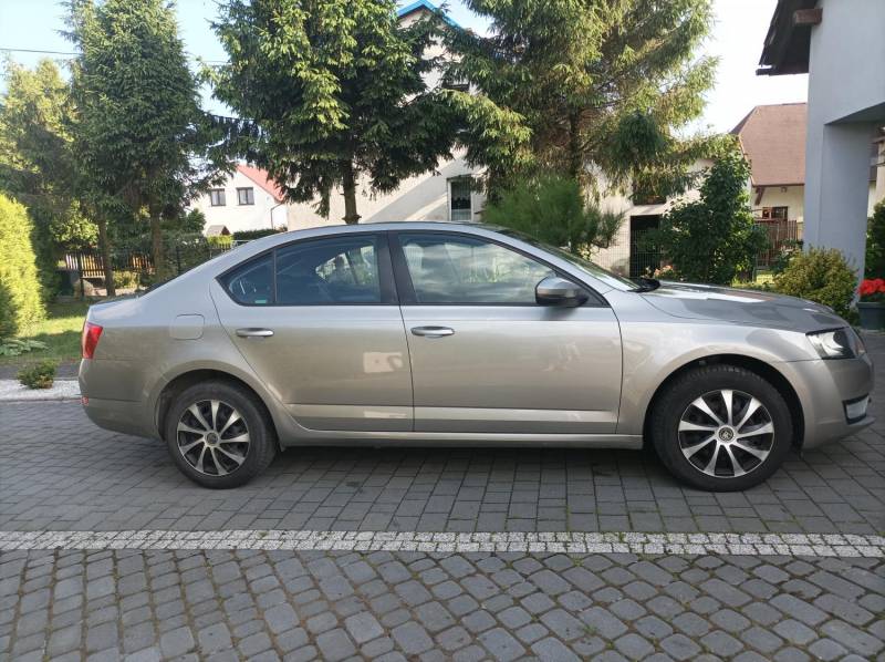 ox_skoda-octavia-iii-14-tsi-krajowa-2013r-146-tys-km