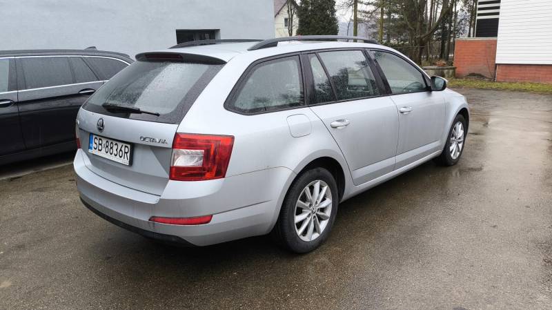 ox_skoda-octavia-iii-2016-16tdi-klimatyzacja-alufegi-bezwypadek-fvat