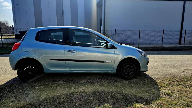 ox_renault-clio-12-rip-curl-2008-247-000-km-12-benzyna