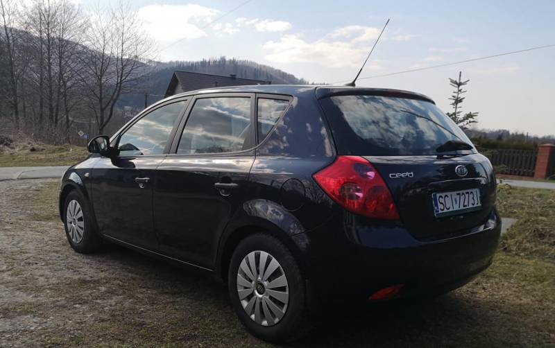 ox_kia-ceed-16-benzyna-2007