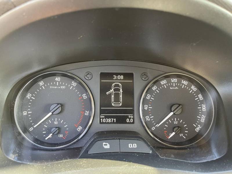 ox_skoda-fabia-12-benzyna-2011r-103-tys-przebieg