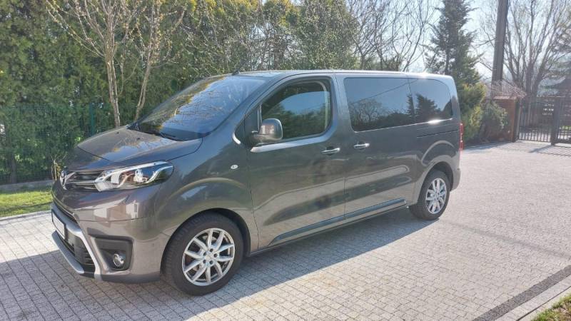 ox_toyota-proace-verso-20-150km-8osob-medium-family-6mt-ss