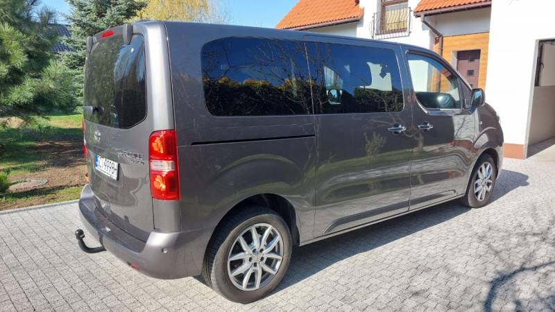 ox_toyota-proace-verso-20-150km-8osob-medium-family-6mt-ss