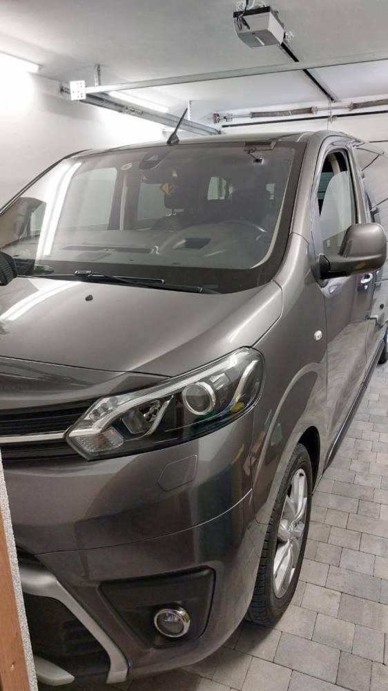 ox_toyota-proace-verso-20-150km-8osob-medium-family-6mt-ss