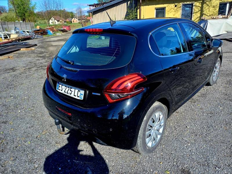 ox_peugeot-208