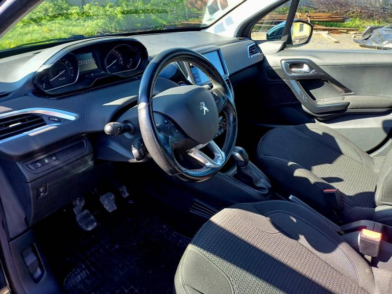 ox_peugeot-208