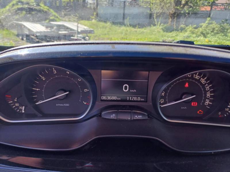 ox_peugeot-208