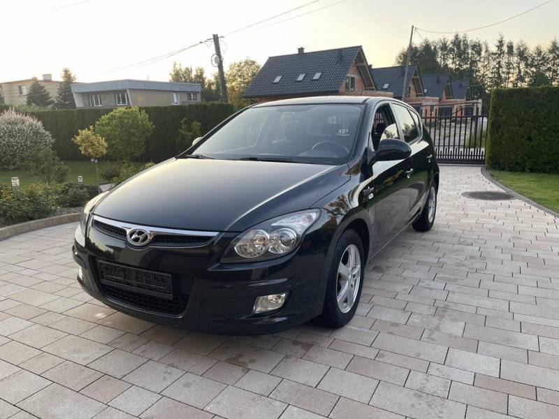 ox_hyundai-i30-blue-drive-14-benzyna-klimatronik-rok-2010-absesp