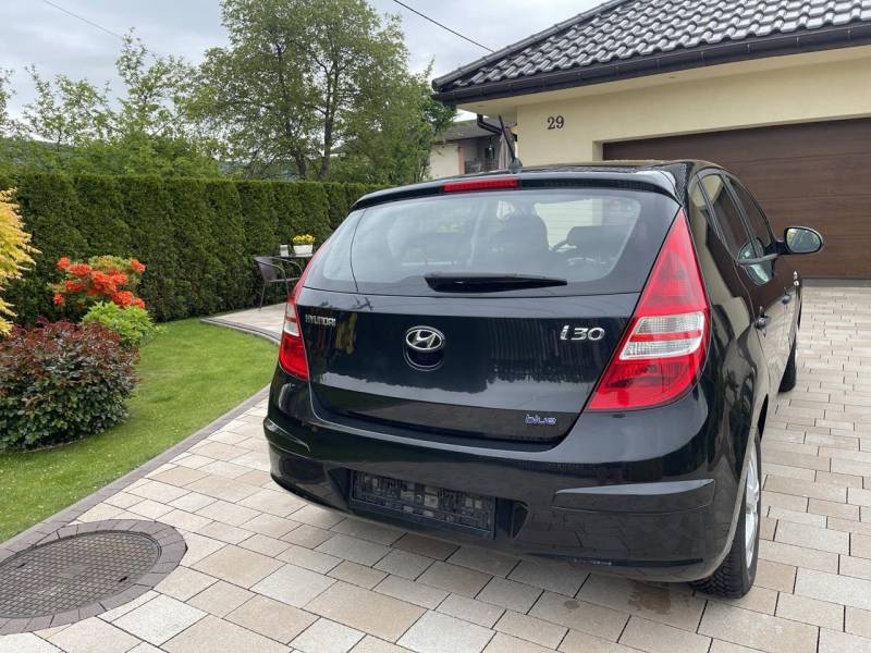 ox_hyundai-i30-blue-drive-14-benzyna-klimatronik-rok-2010-absesp