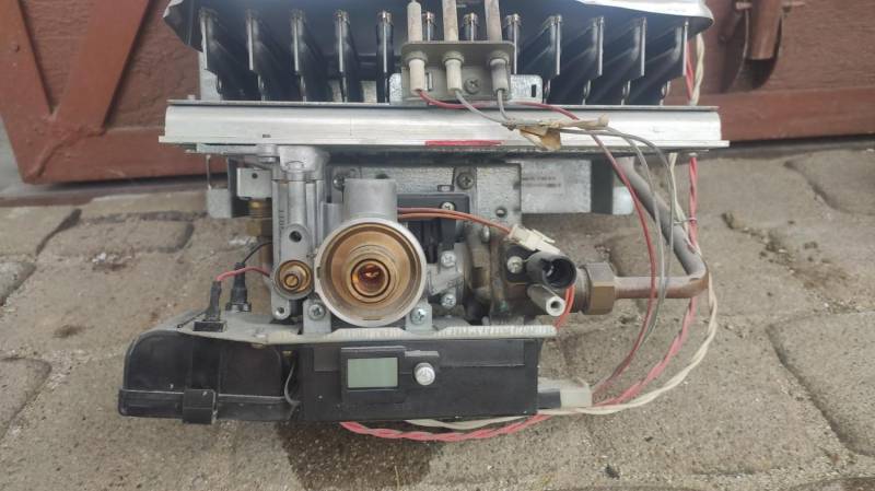 ox_ogrzewacz-gazowy-przeplywowy-192-kw-vaillant-uzywany