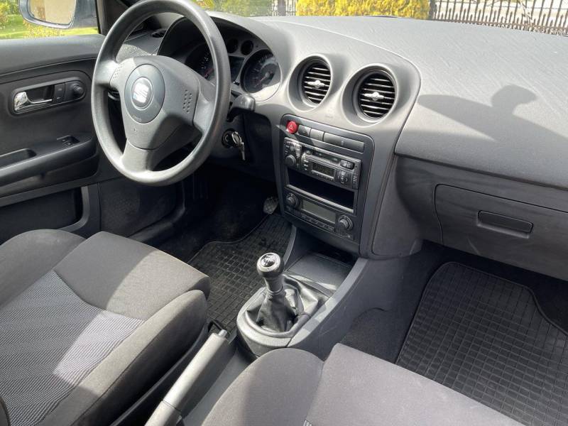 ox_seat-ibiza14-benzyna-2005r-klimatronik