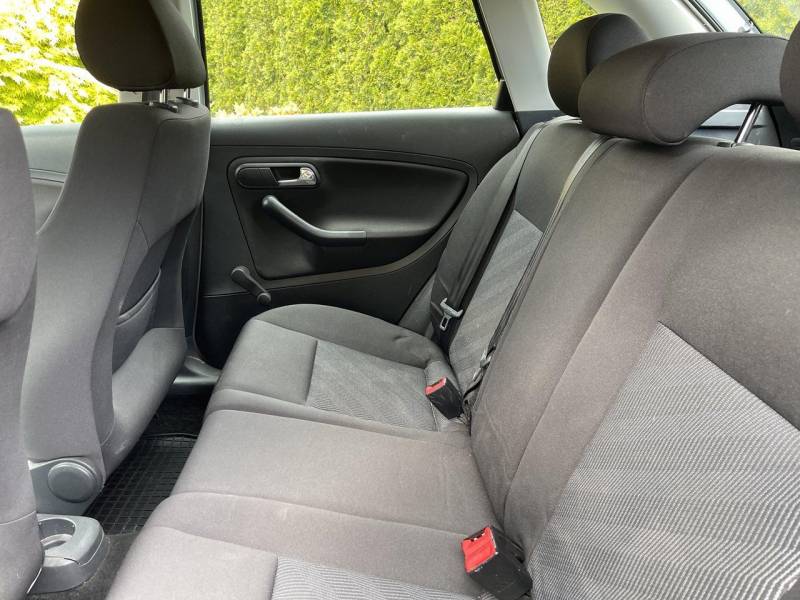 ox_seat-ibiza14-benzyna-2005r-klimatronik