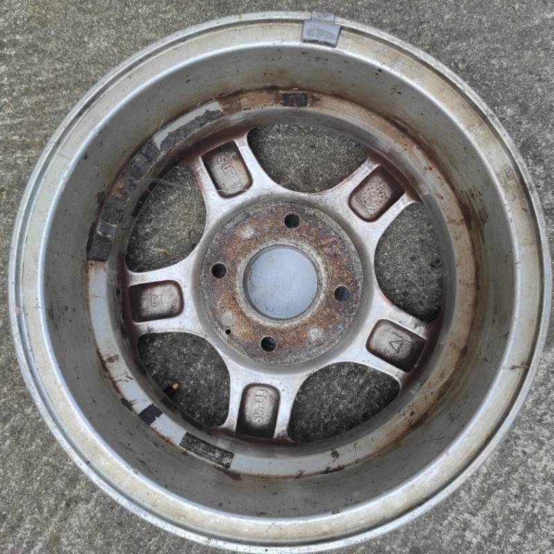 ox_felgi-aluminiowe-peugeot-306-13-opony-zimowe-kolpaki-plastikowe