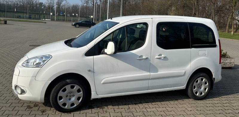 ox_sprzedam-peugeot-partner-tepee-2010-rok-1560-cm3-66-kw