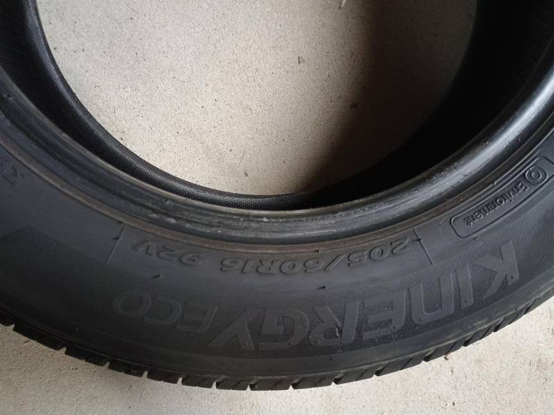 ox_sprzedam-2-letnie-opony-hankook-20560r16