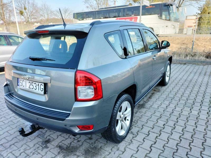 ox_fajny-jeep-compass-za-rozsana-cene