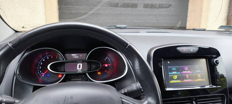 ox_renault-clio-2016-limited