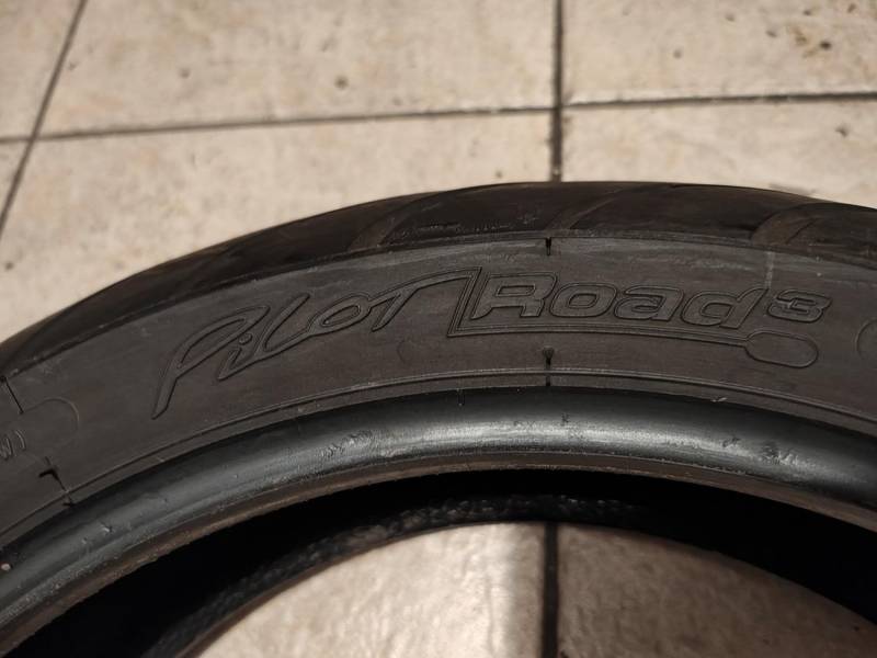 ox_opony-motor-michelin-pilot-road3-zr17