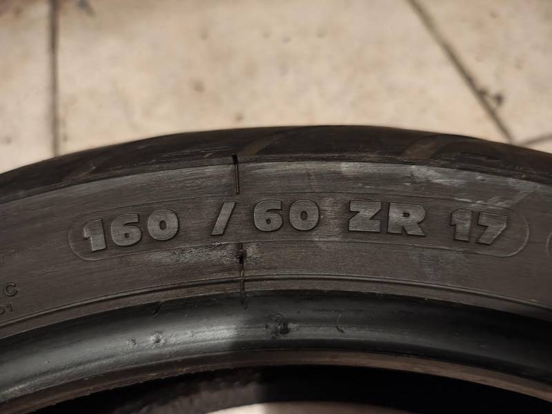ox_opony-motor-michelin-pilot-road3-zr17