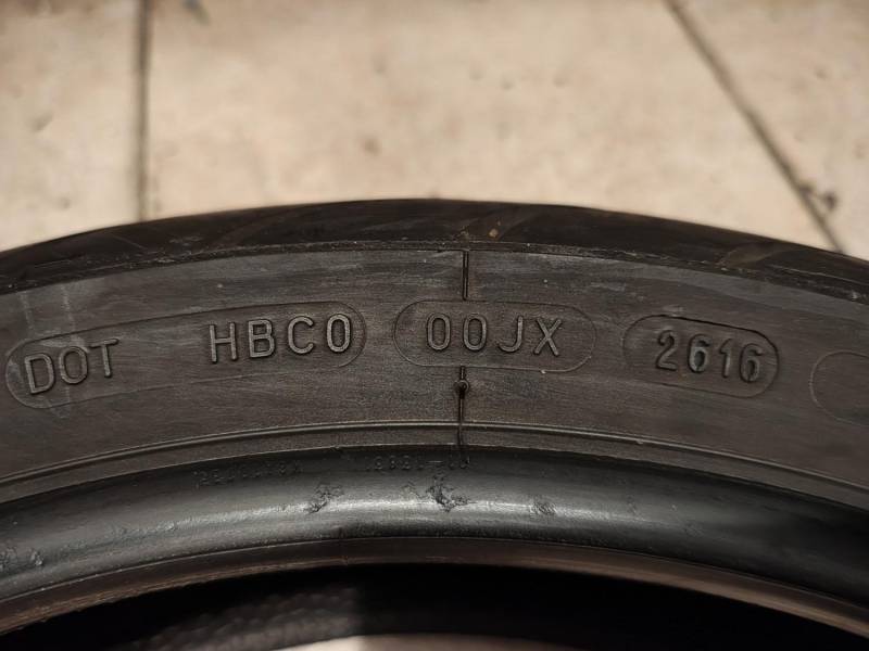 ox_opony-motor-michelin-pilot-road3-zr17