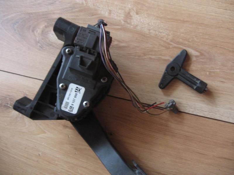 ox_opel-astra-ii-g-pedal-gazu