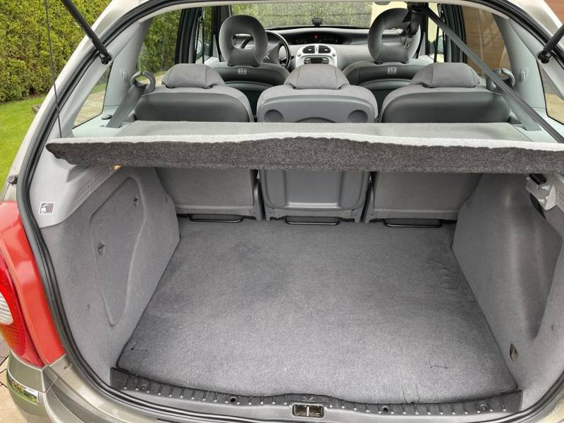 ox_citroen-xsara-picasso-16-benzyna-klimatyzacja-rok-2010-130tys-km