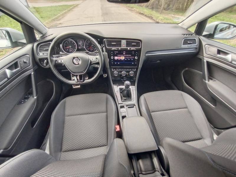 ox_vw-golf-vii-15-tsi-130km-navi-klimatronic-93-000km-2020r