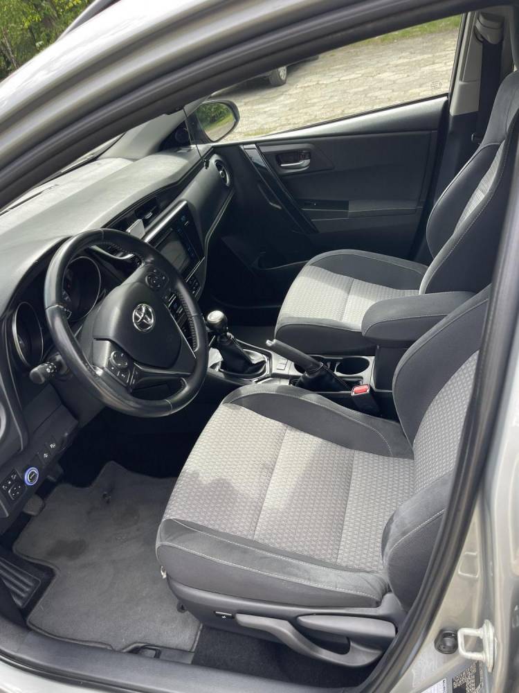 ox_toyota-auris-combi-selection-16-2018-lpg-stag